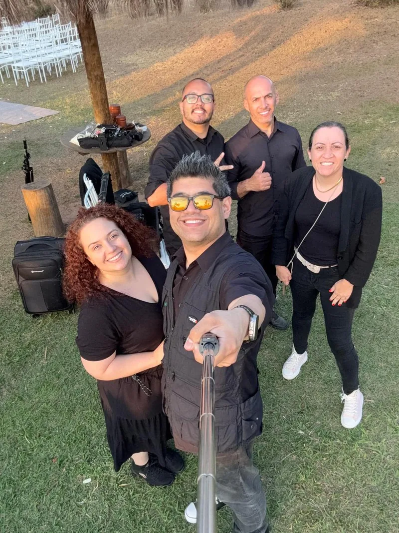 A equipe da GOH reunida no gramado, com os equipamentos, antes da cerimônia